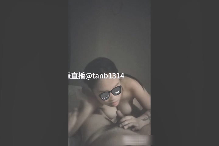 【第一視角探花】4部第一視角玩操年輕大胸紋身小妹