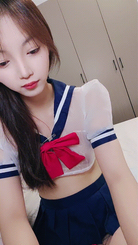 【小呆梨】極品校花！ 超粉嫩的裸體和蝴蝶逼！ 擼死我了