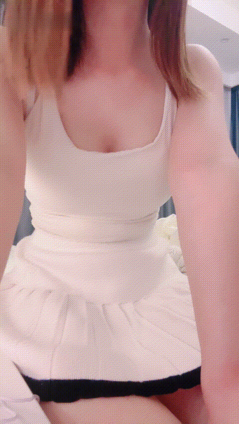 小慧扒開多毛騷穴特寫 · 張開雙腿大黑牛震動粉穴假屌摩擦