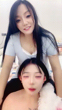 無下限亂倫壹家人，精神小妹帶媽媽壹起下海，讓哥哥雙飛母女倆，媽媽風韻猶存很是配合