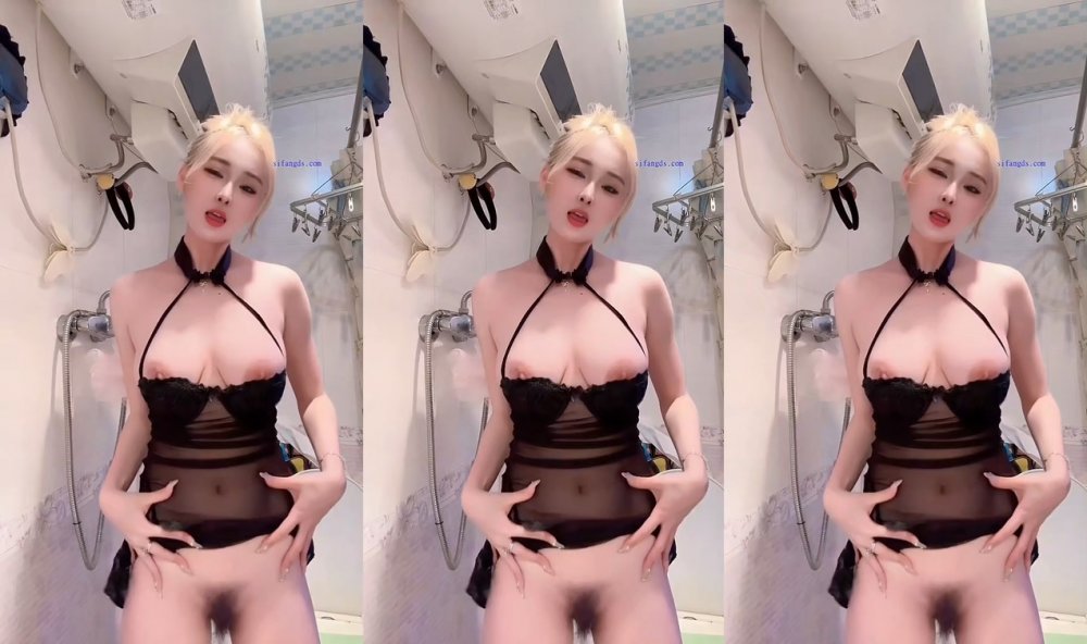 極品大奶裸舞女神《男王 不吃草莓》最新精彩三聯屏剪輯，裸舞抖奶洗澡自摸，非常養眼[MP4/3030MB]