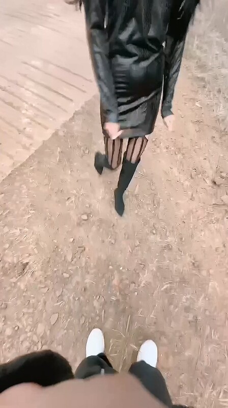 黑皮裙搭配吊帶絲襪 絕對領域不穿內褲的誘惑 小穴濕淋淋后入全是淫漿 各種姿勢抽射中出[MP4/386MB]