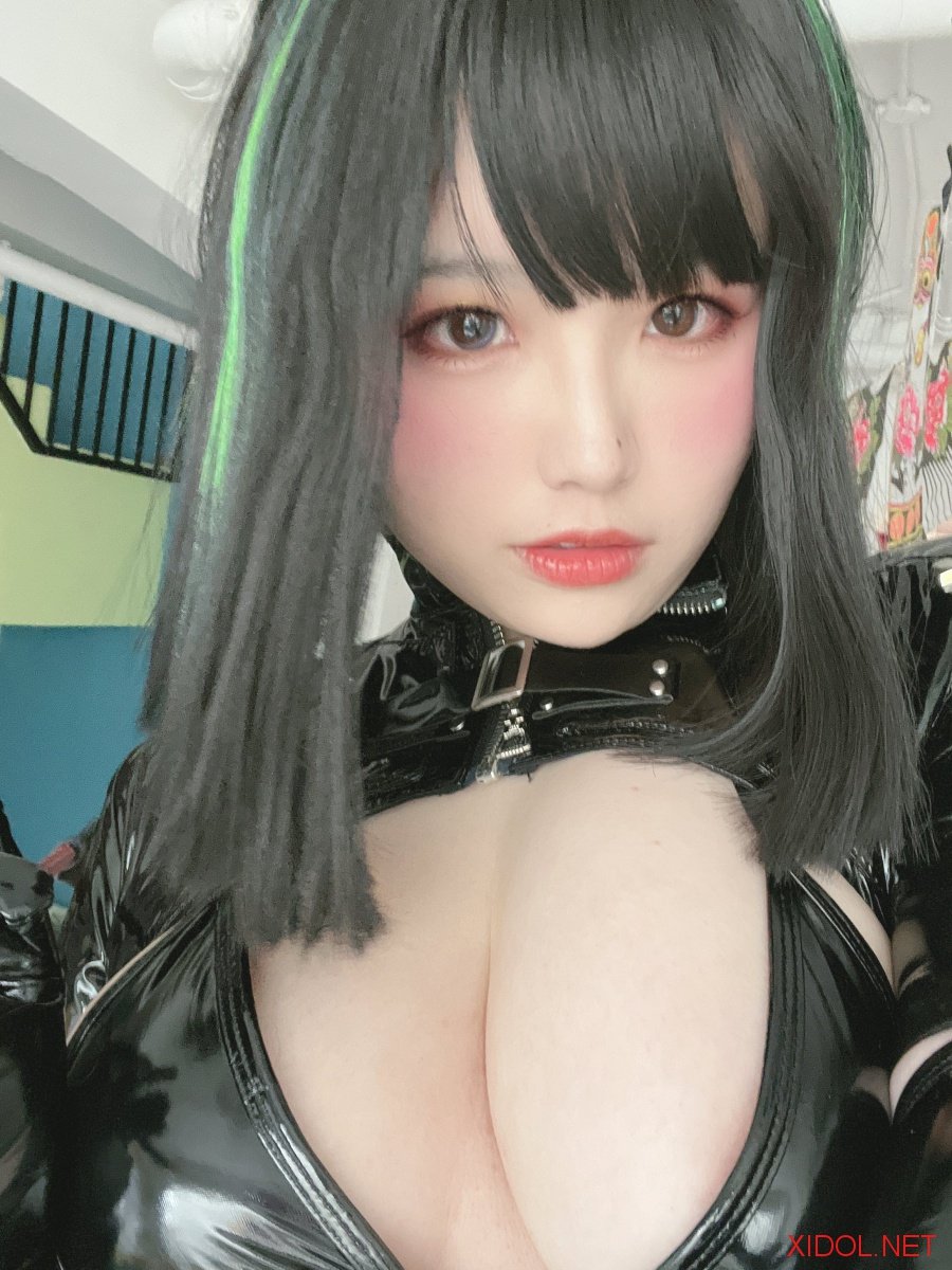 [Cosplay] 阿半今天很开心 黑暗护士 [90P-363MB]