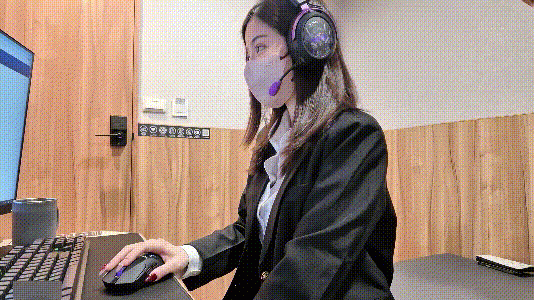 『潔妮』和高中學長的幽會 在電影院包廂偷偷的打炮