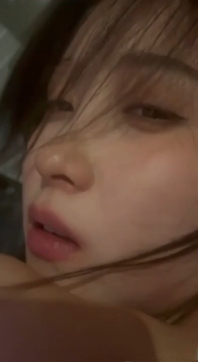 仙女姐姐性愛日記⭐美美的臉纖細的腰超極品可愛小仙女，美腿抗肩爆操小蜜[MP4/168MB]