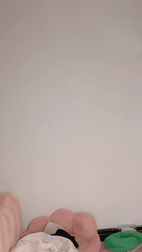 愛飽_美腿黑絲調教男人~！ ~穿上黑絲掰開嫩穴~！ 真會玩