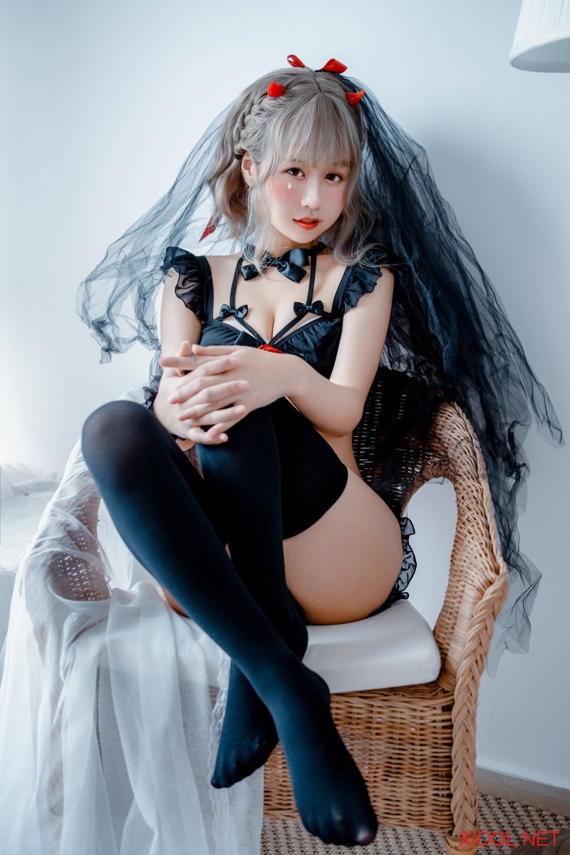 [Cosplay] 萌芽儿o0 本子电子版 [74P-617MB]