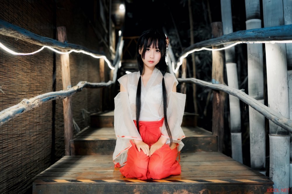 [Cosplay] 萌芽儿o0 透明巫女 [14P-93MB]