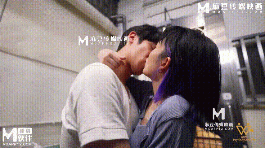 色控PH-179蘇璇風流韻事集 高中戀欲 再續前緣 纖瘦小美女被高中同學藉機爆操 爽出表情包