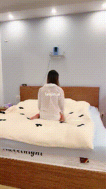 2026年3月最新，真實良家人妻，【欲求不滿小少婦】，頗有幾分姿色的小少婦，四小時家裡被操三次，幹得想尿尿了！