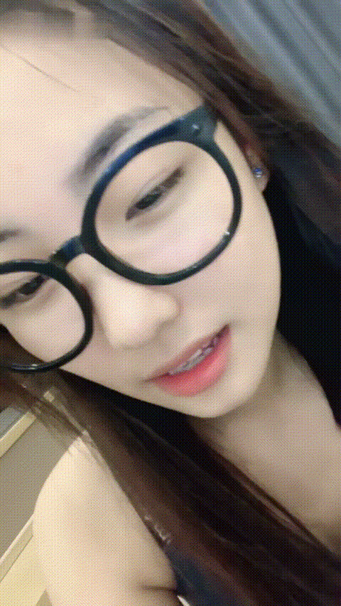 對性愛的經驗還不足！！ 全程露臉揉奶玩逼特寫展示！