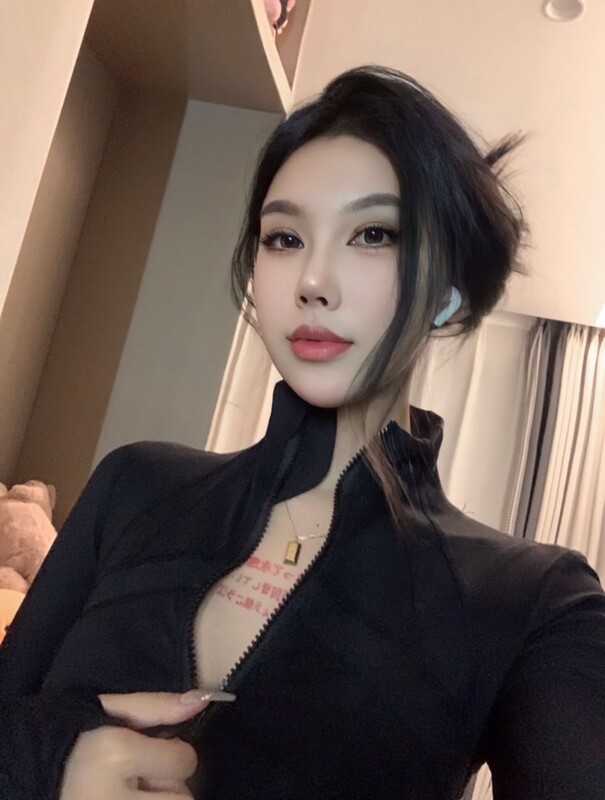 蘋果原相機雲端洩密】女神級氣質禦姐露臉性愛自拍，蜂腰翹臀調教啪啪肛交