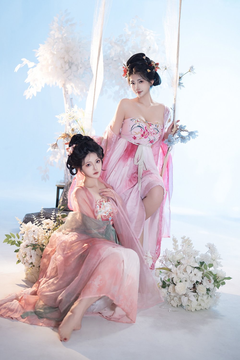 女女百合 - 瑤池洗凝脂，繡花素紗薄衫下古典肉體之美[77P]