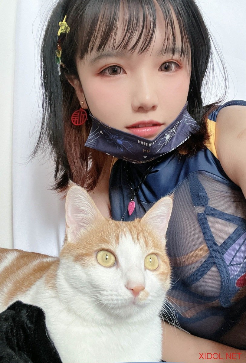 [Cosplay] 阿半今天很开心 小僵尸和猫猫头 [33P-24MB]