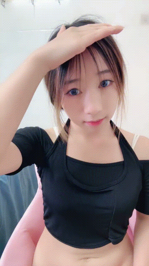 19歲的小可愛_超高顏值的美人兒激情自慰摳逼 全程露臉全裸大秀