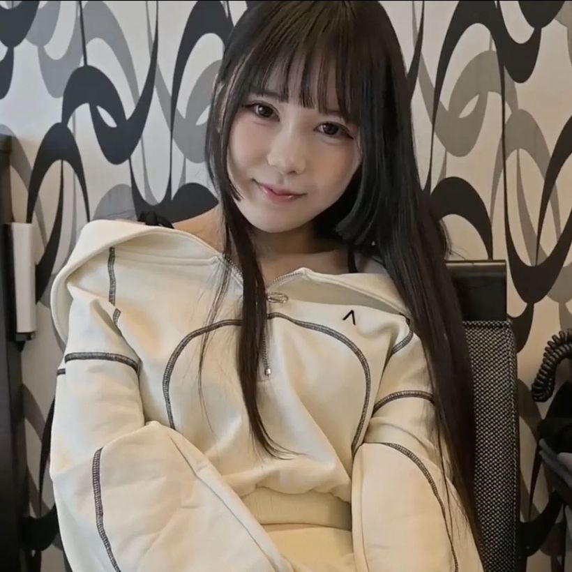 FC2-PPV-4894551 呼べば来てくれる女神 【高清無碼】