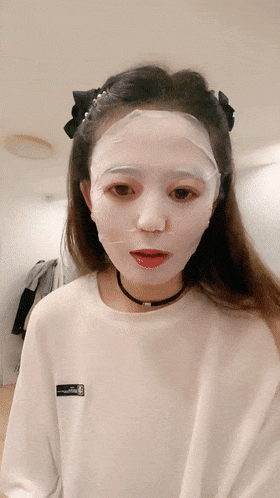 真實良家人妻，【欲求不滿小少婦】，極品少婦，素顏出鏡，很有生活氣息的，是個大美女，家中被老公無套內射，好精彩！