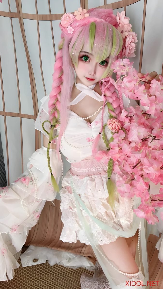 [Cosplay] 香草奶喵 – 鬼灭之刃 甘露寺蜜璃 典藏版