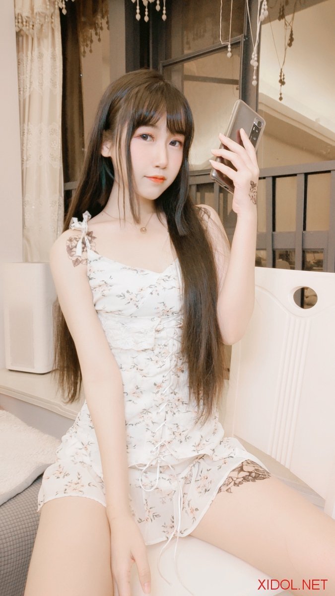 [Cosplay] 不呆猫 温柔风连衣裙 [15P-18MB]