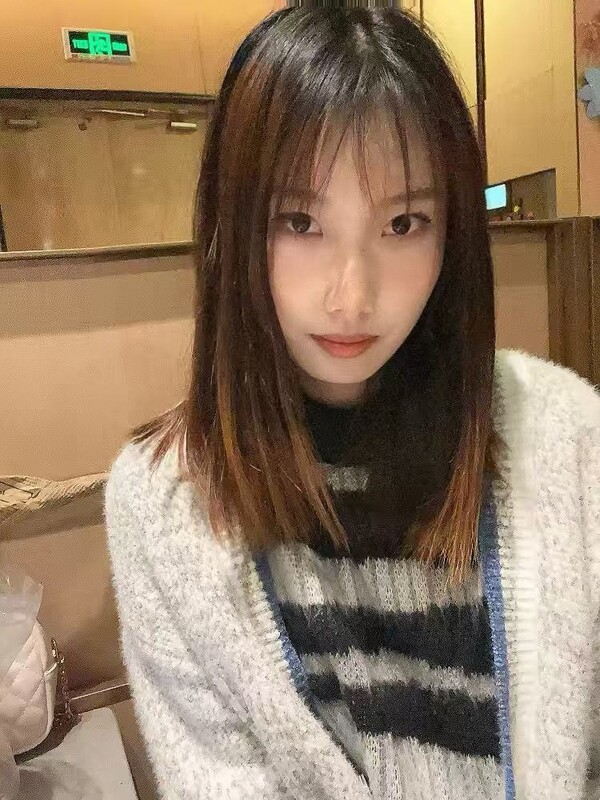 安徽蕪湖小情侶同居大玩性愛自拍，情趣裝露臉足交射精，技術一流