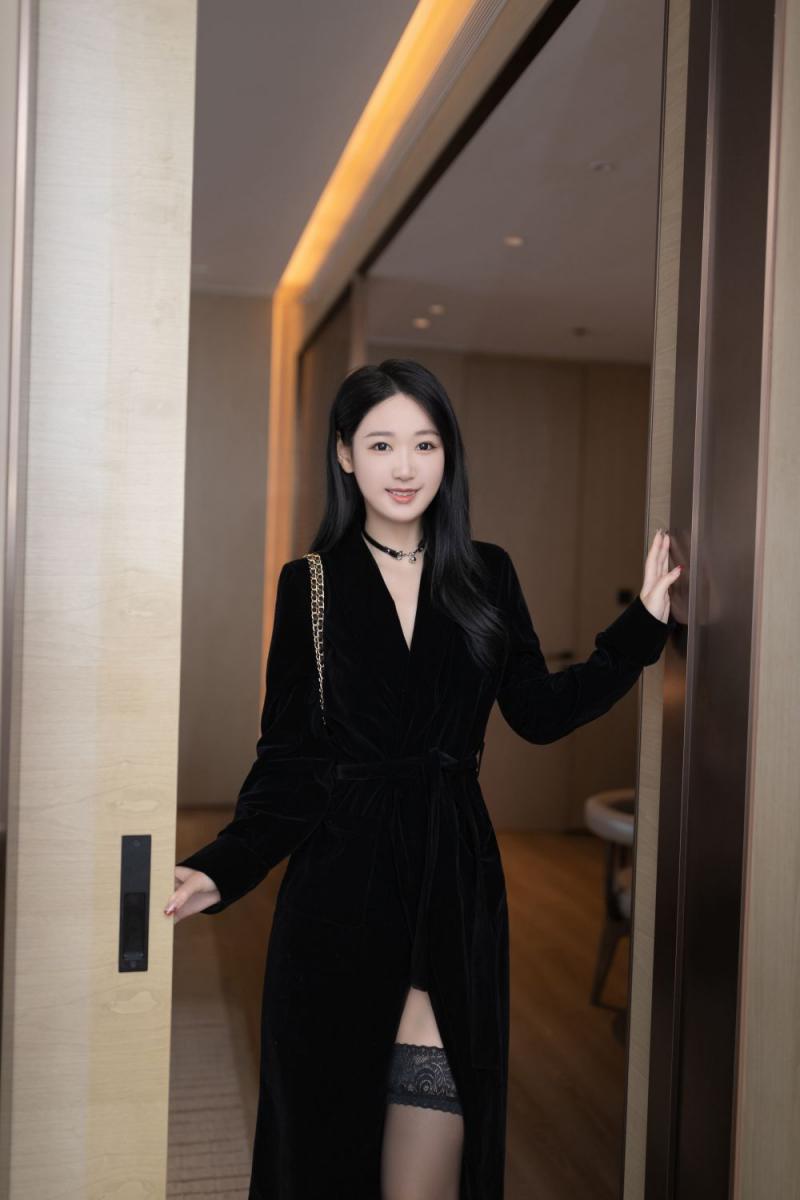 頂級美女的黑絲誘惑[28P]