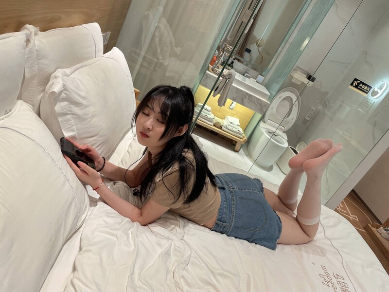 貴在真實，陝西西安眼鏡少婦【劉淑華】露臉性愛自拍流出