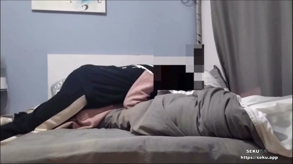 #强推“不行一會你床單都是血我是處女”對白刺激帶感以看電影為由把單純女大生騙到住所強行扒光