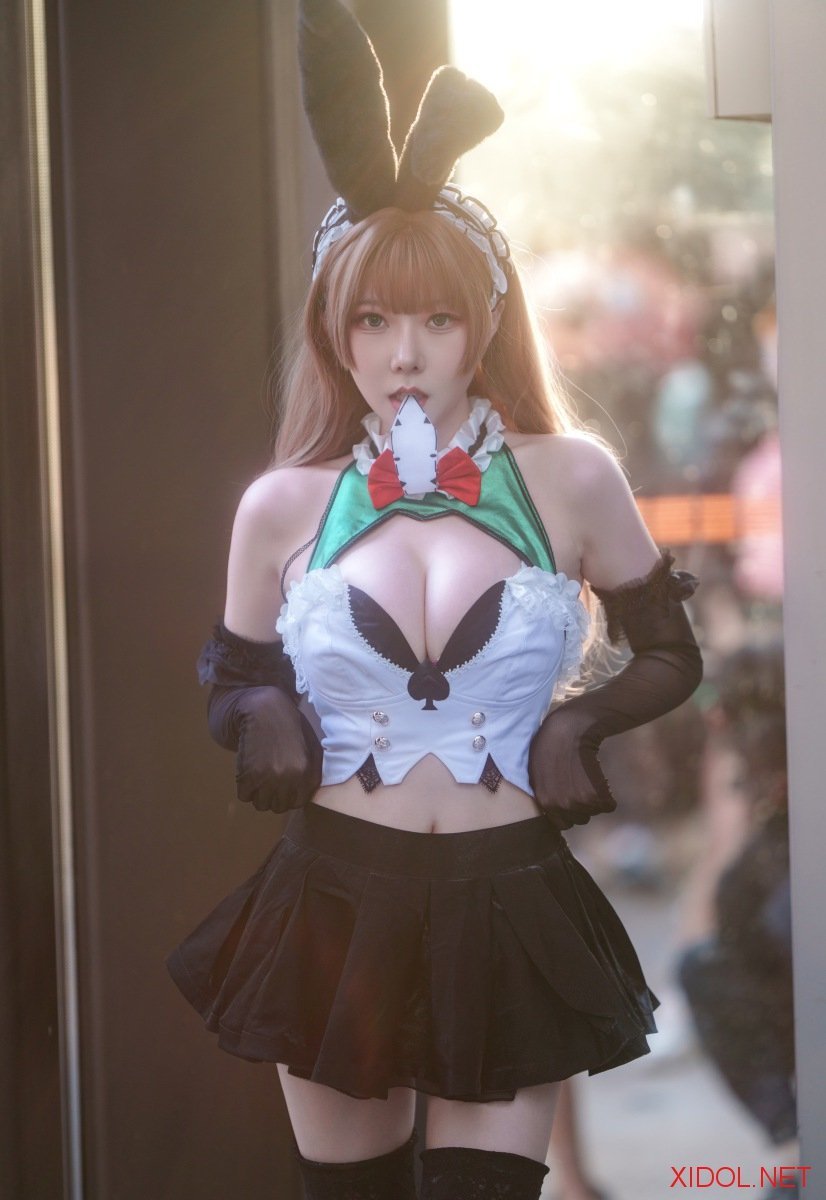 [Cosplay] 香草喵露露 碧蓝航线 莫妮卡 [18P-162MB]