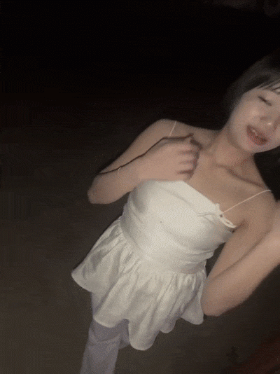 戶外打野戰！ 多人啪啪 ，【zhuendong000001】，深夜帶幾個妹子出來露出，酒店再輪番操，精彩刺激！