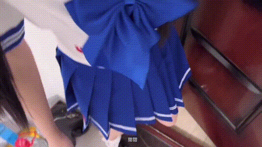 【偷情少女】奶氣草莓 - 女兒閨蜜來家裡過夜 酣睡中在旁邊操閨蜜甜甜 水手短裙無毛嫩逼 完全被肉棒抽插的爽感控制