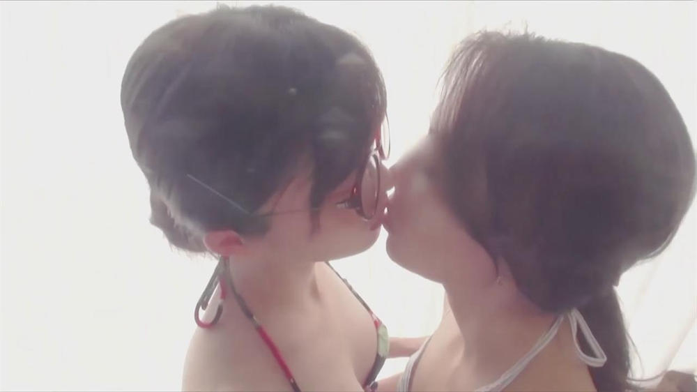 大神最強雙飛四眼嫩逼嫩胸少女和三十多歲風韻猶存的少婦